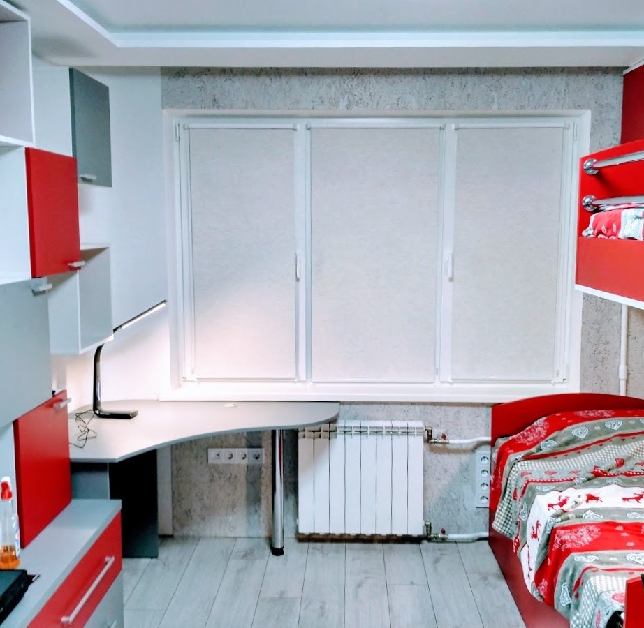 три рулонные шторы флекс